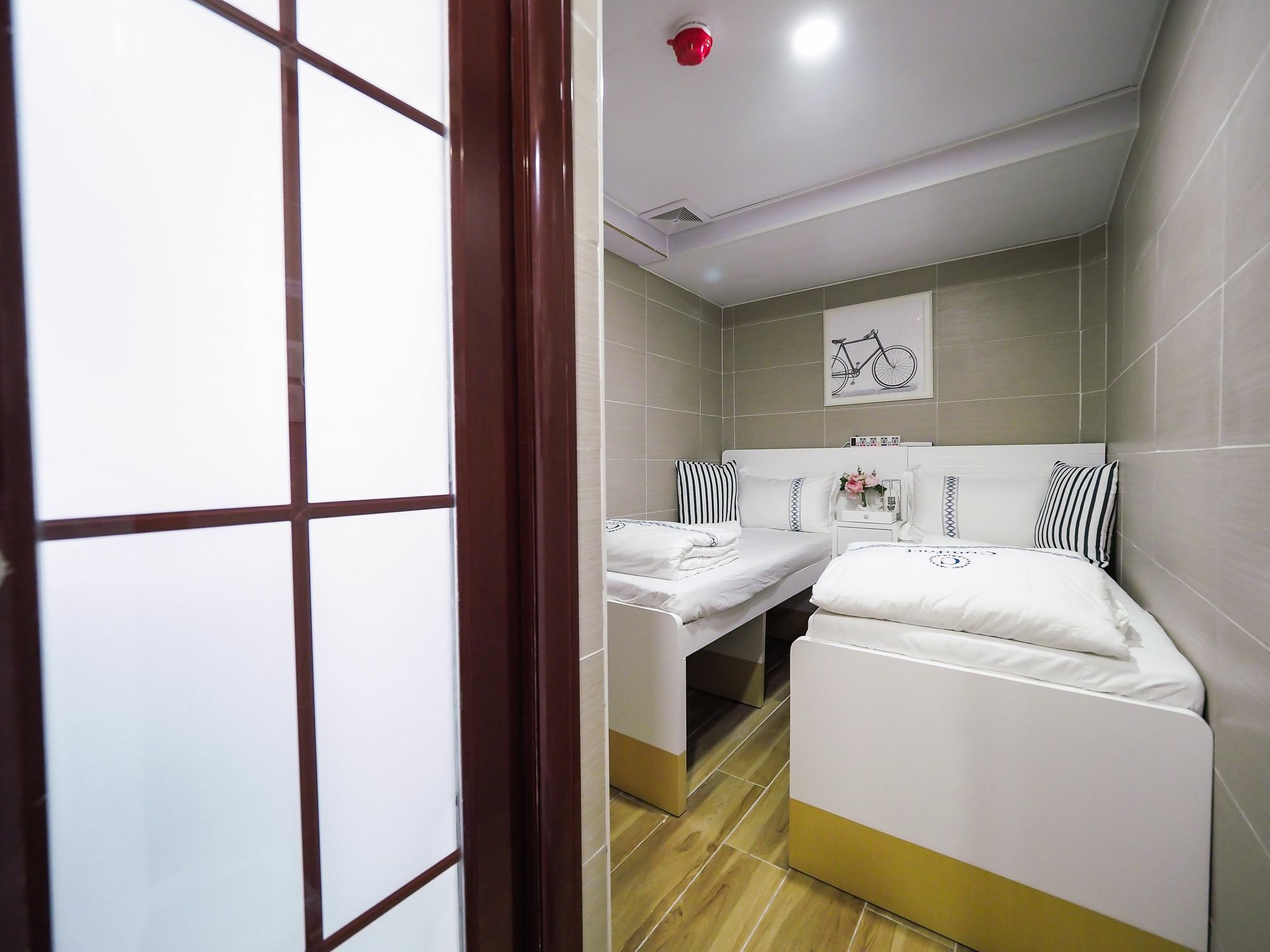Hk International Hostel Tsim Sha Tsui  Exterior photo